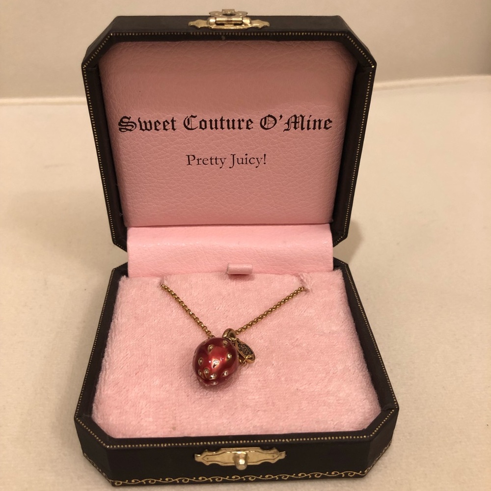 JUICY COUTURE STRAWBERRY NECKLACE🍓